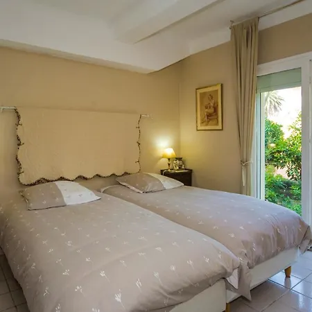 Sleeps 6 Pool Air Con Wifi Vila *